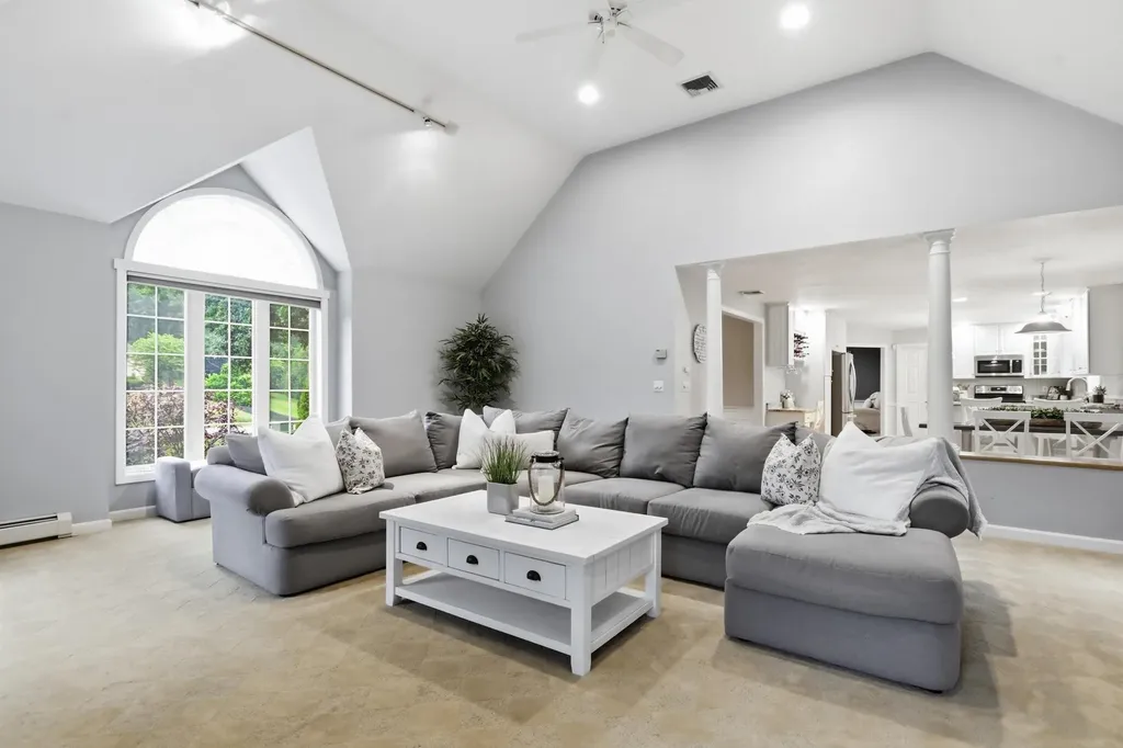 70 Ellyson Avenue Hampstead NH 03826