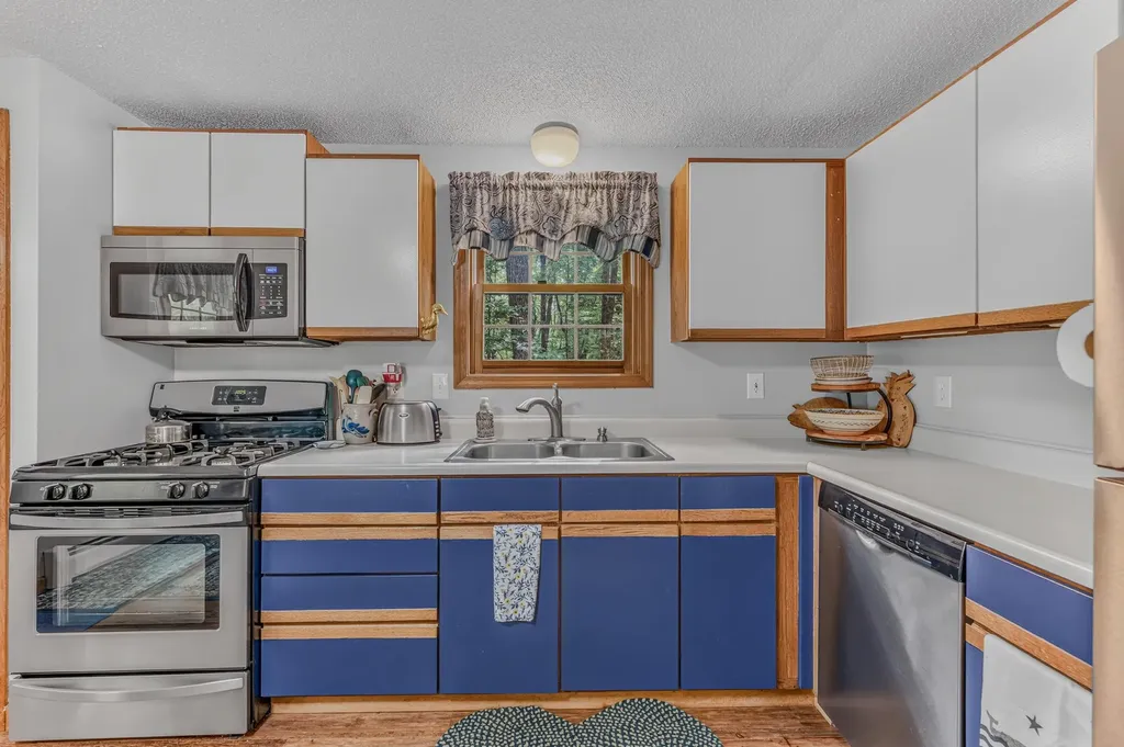22 Wildwood Drive Campton NH 03223