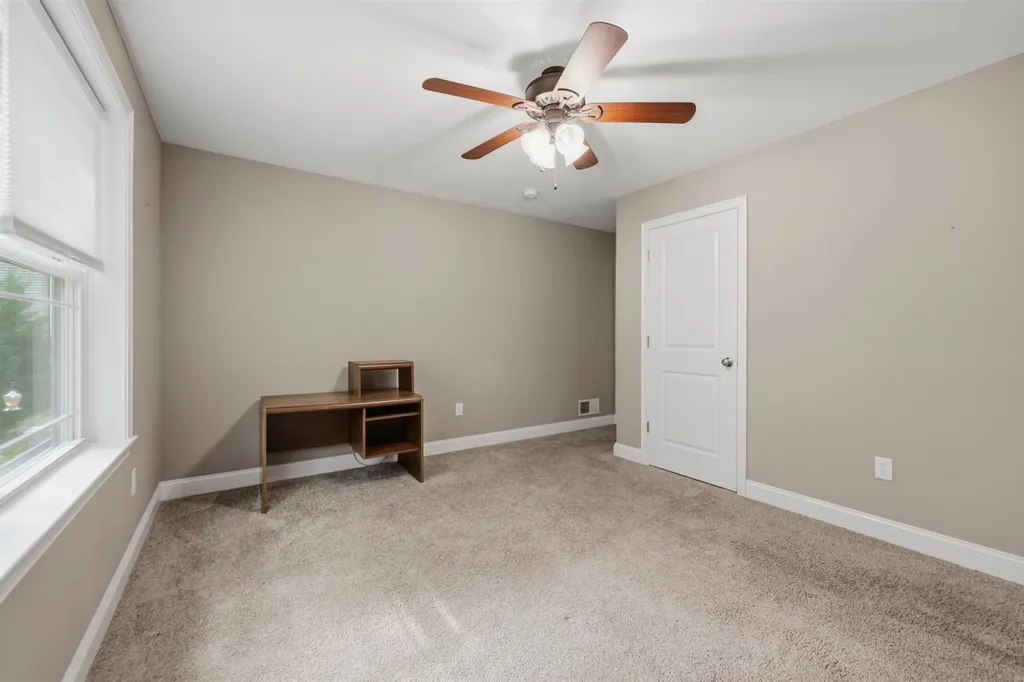 31 Castle Court Kingston NH 03848