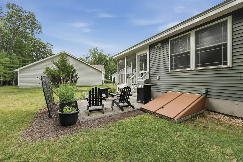 31 Castle Court Kingston NH 03848