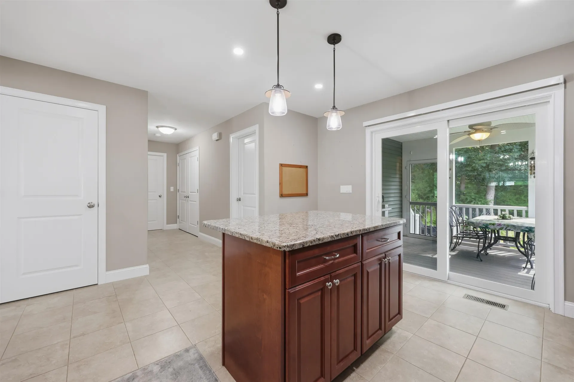 31 Castle Court Kingston NH 03848