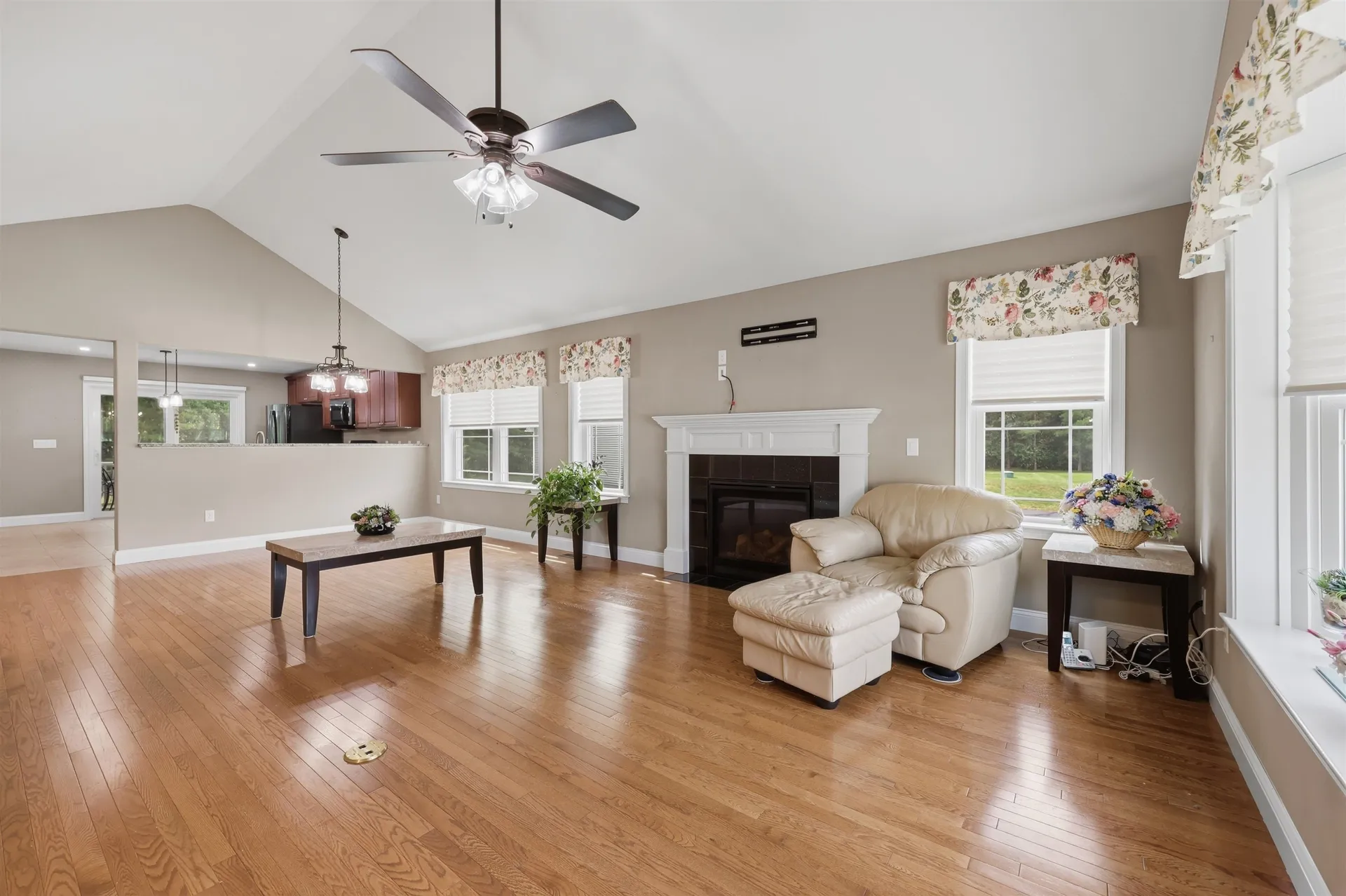 31 Castle Court Kingston NH 03848
