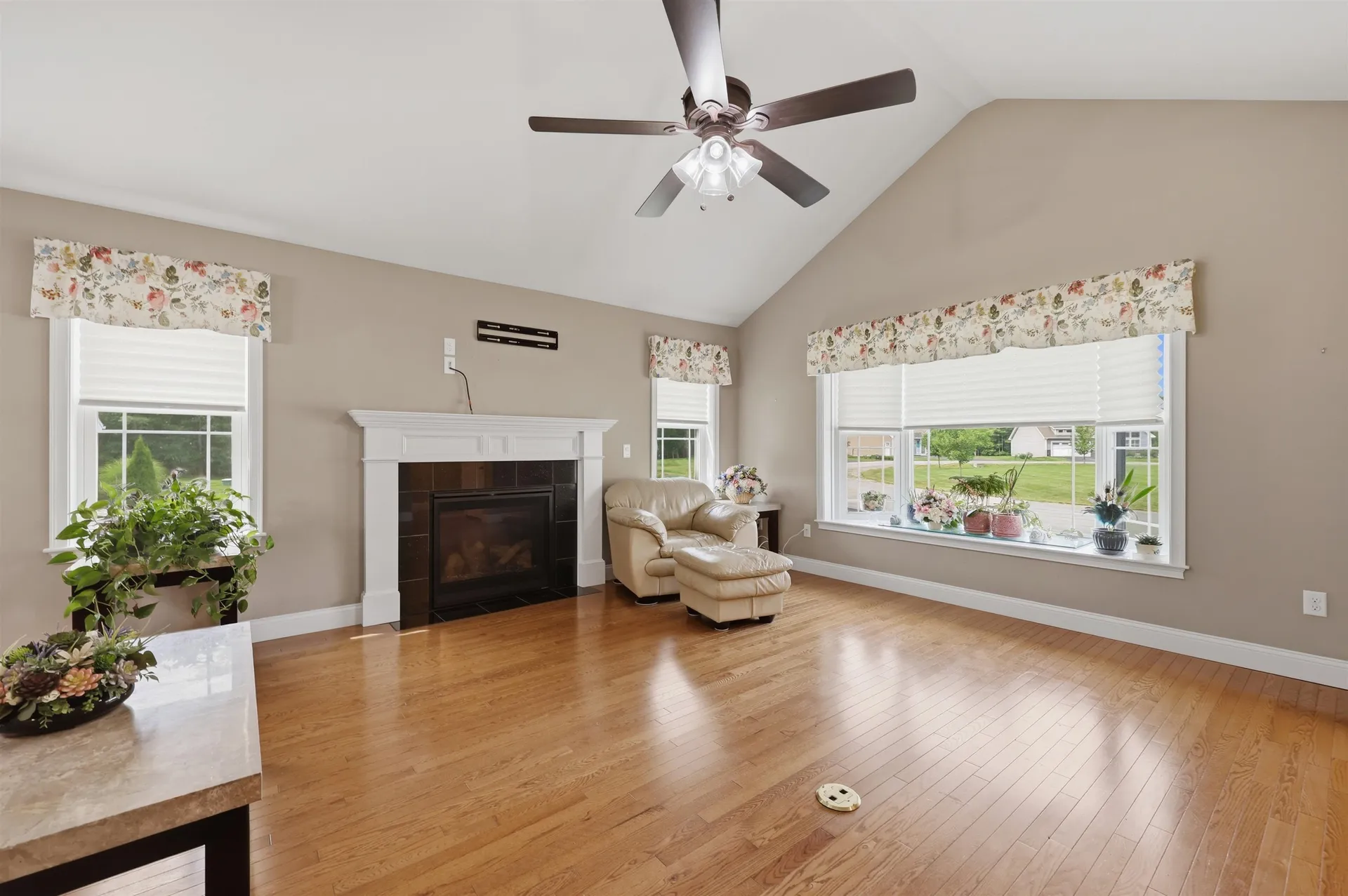 31 Castle Court Kingston NH 03848