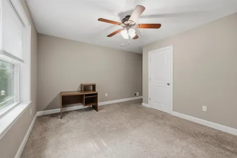 31 Castle Court Kingston NH 03848