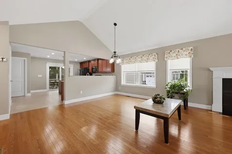 31 Castle Court Kingston NH 03848
