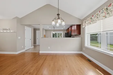 31 Castle Court Kingston NH 03848