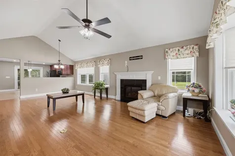 31 Castle Court Kingston NH 03848