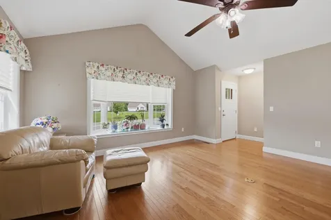 31 Castle Court Kingston NH 03848