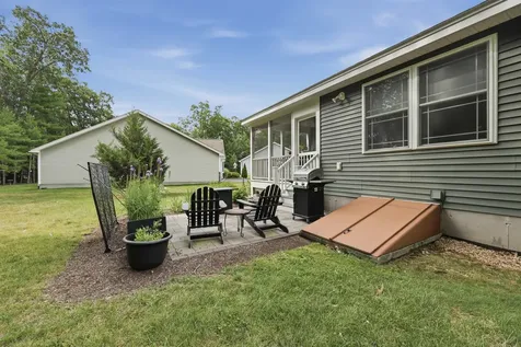 31 Castle Court Kingston NH 03848
