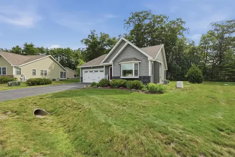 31 Castle Court Kingston NH 03848