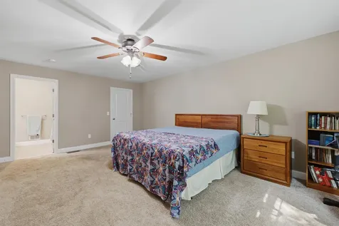 31 Castle Court Kingston NH 03848