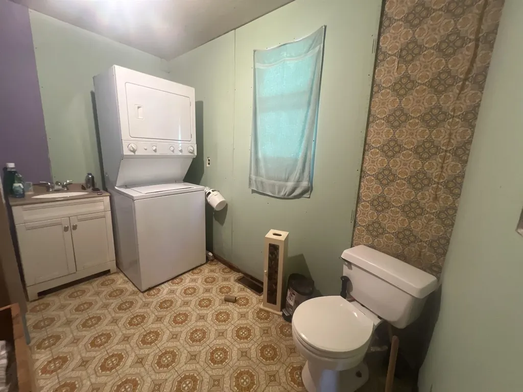 14 Railroad Street Milan NH 03588