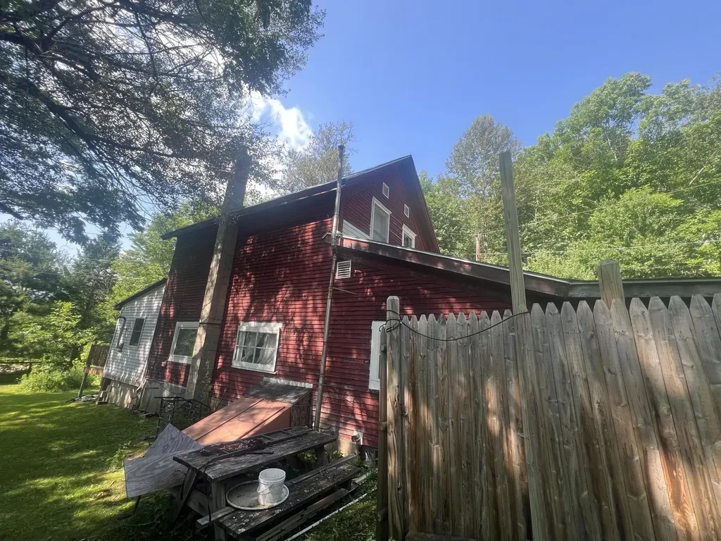 14 Railroad Street Milan NH 03588