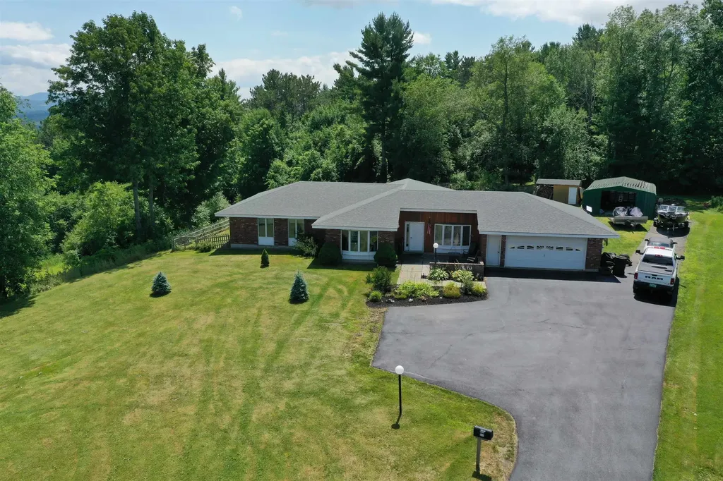 537 Memphremagog Views Newport City VT 05855