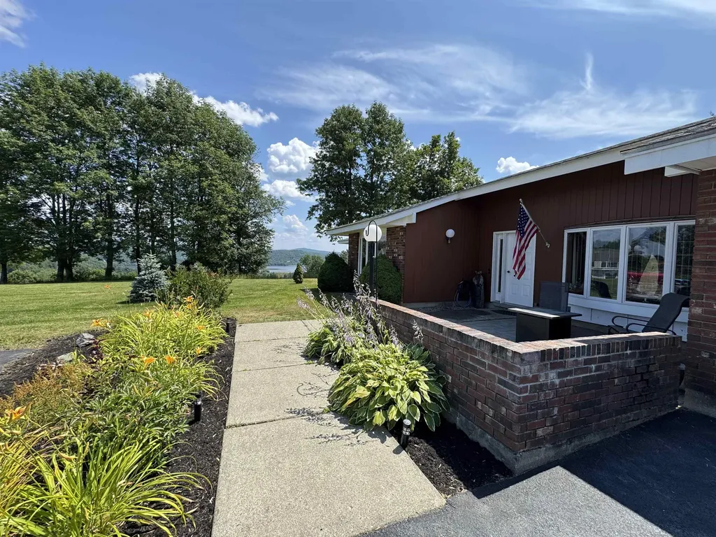 537 Memphremagog Views Newport City VT 05855