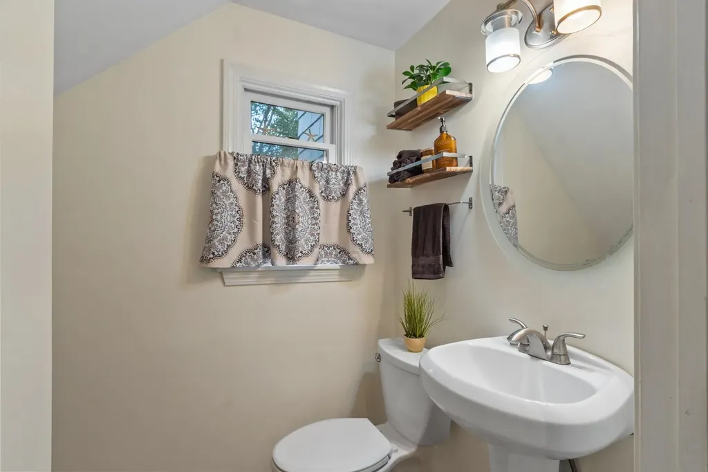 41 Newton Junction Road Kingston NH 03848