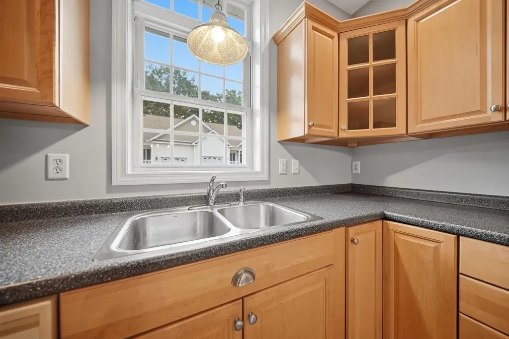 34 Mammoth Road Hooksett NH 03106