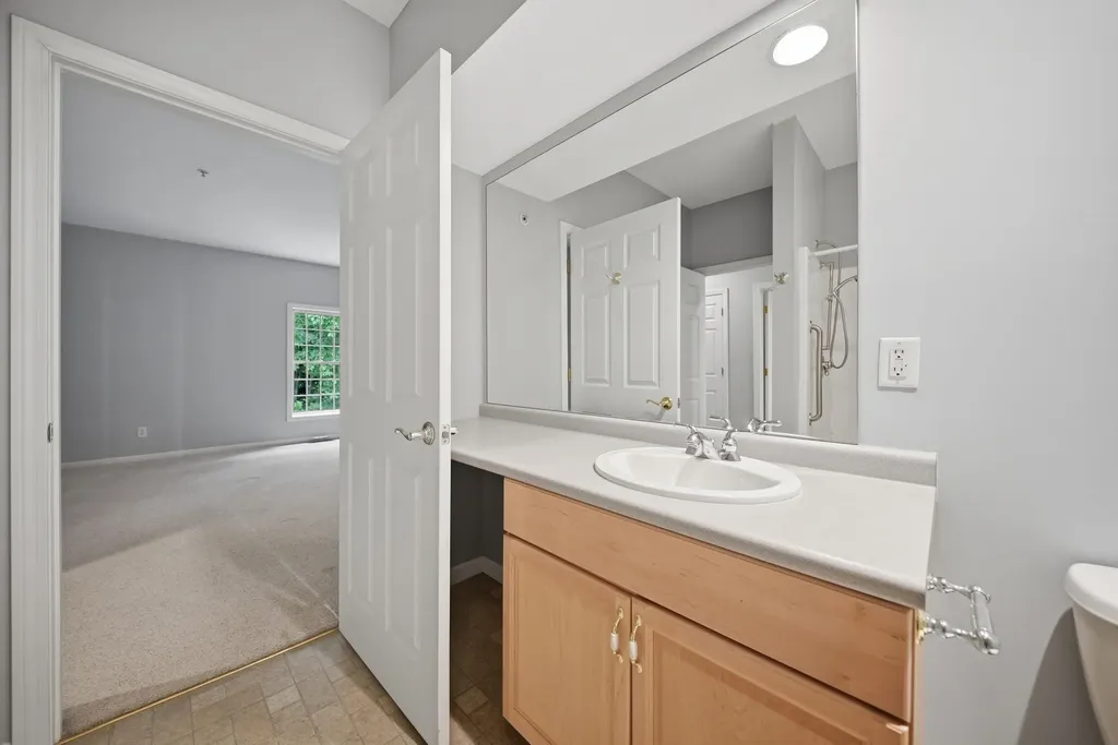 34 Mammoth Road Hooksett NH 03106