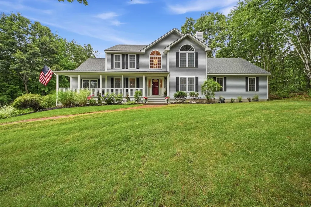 17 Laurel Road Hooksett NH 03106