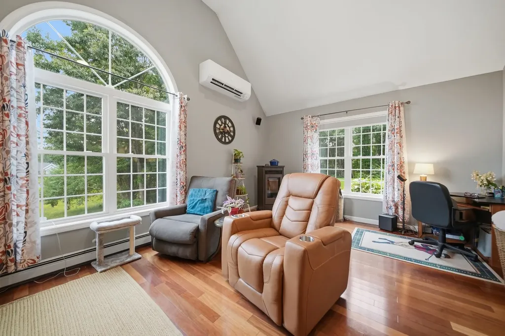 17 Laurel Road Hooksett NH 03106