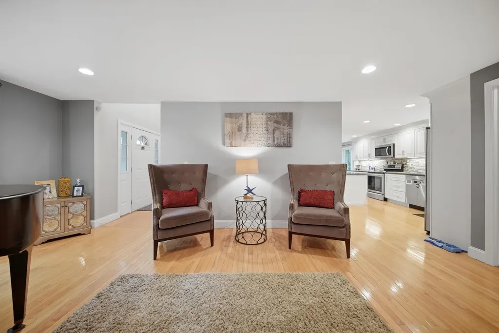 17 Laurel Road Hooksett NH 03106