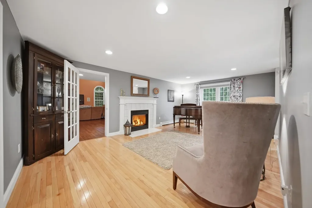 17 Laurel Road Hooksett NH 03106