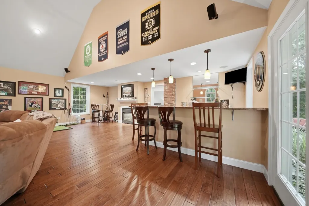 17 Laurel Road Hooksett NH 03106