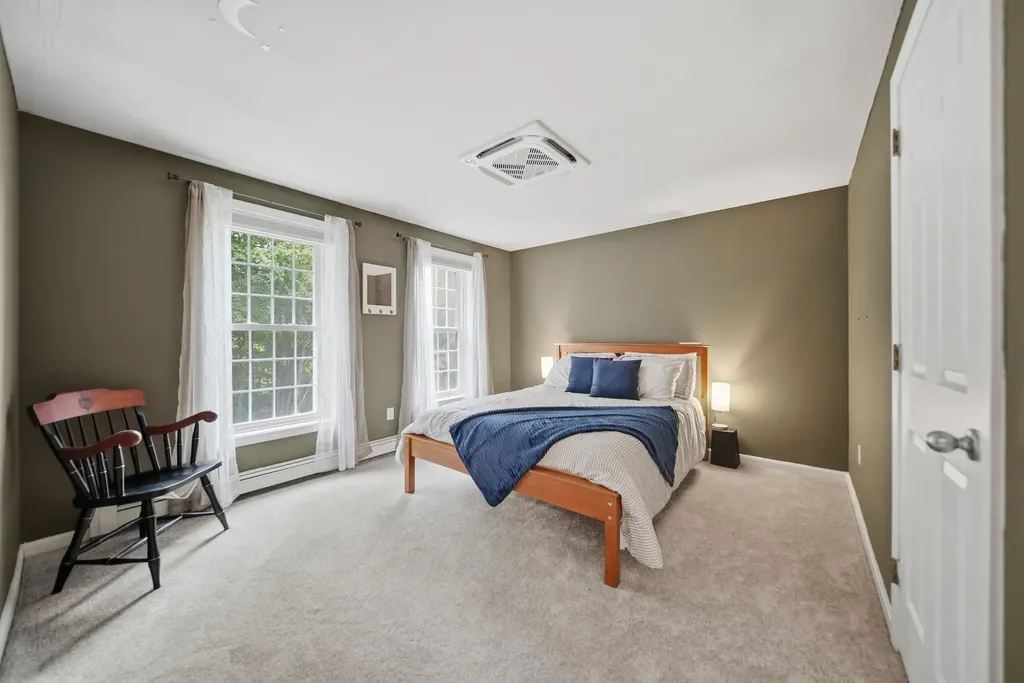 17 Laurel Road Hooksett NH 03106