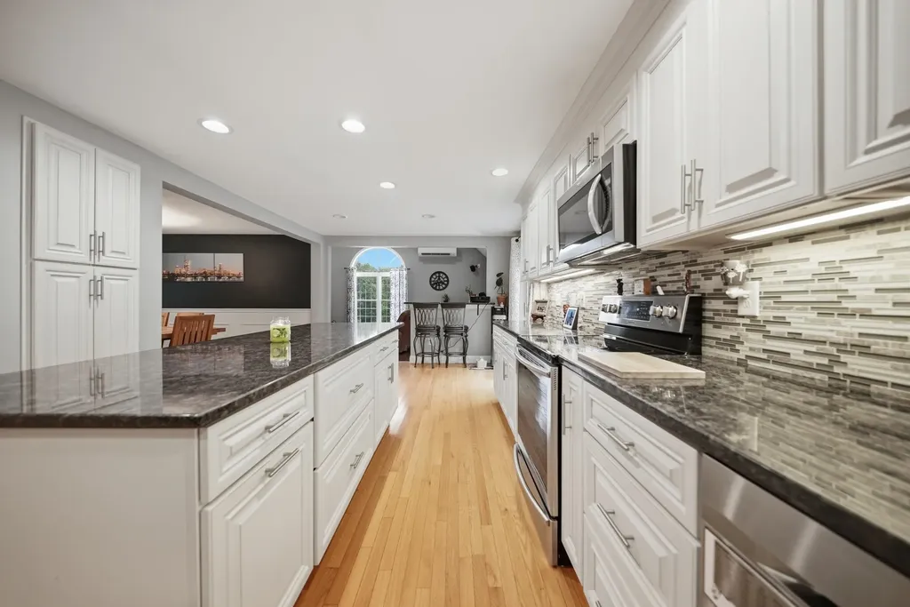 17 Laurel Road Hooksett NH 03106