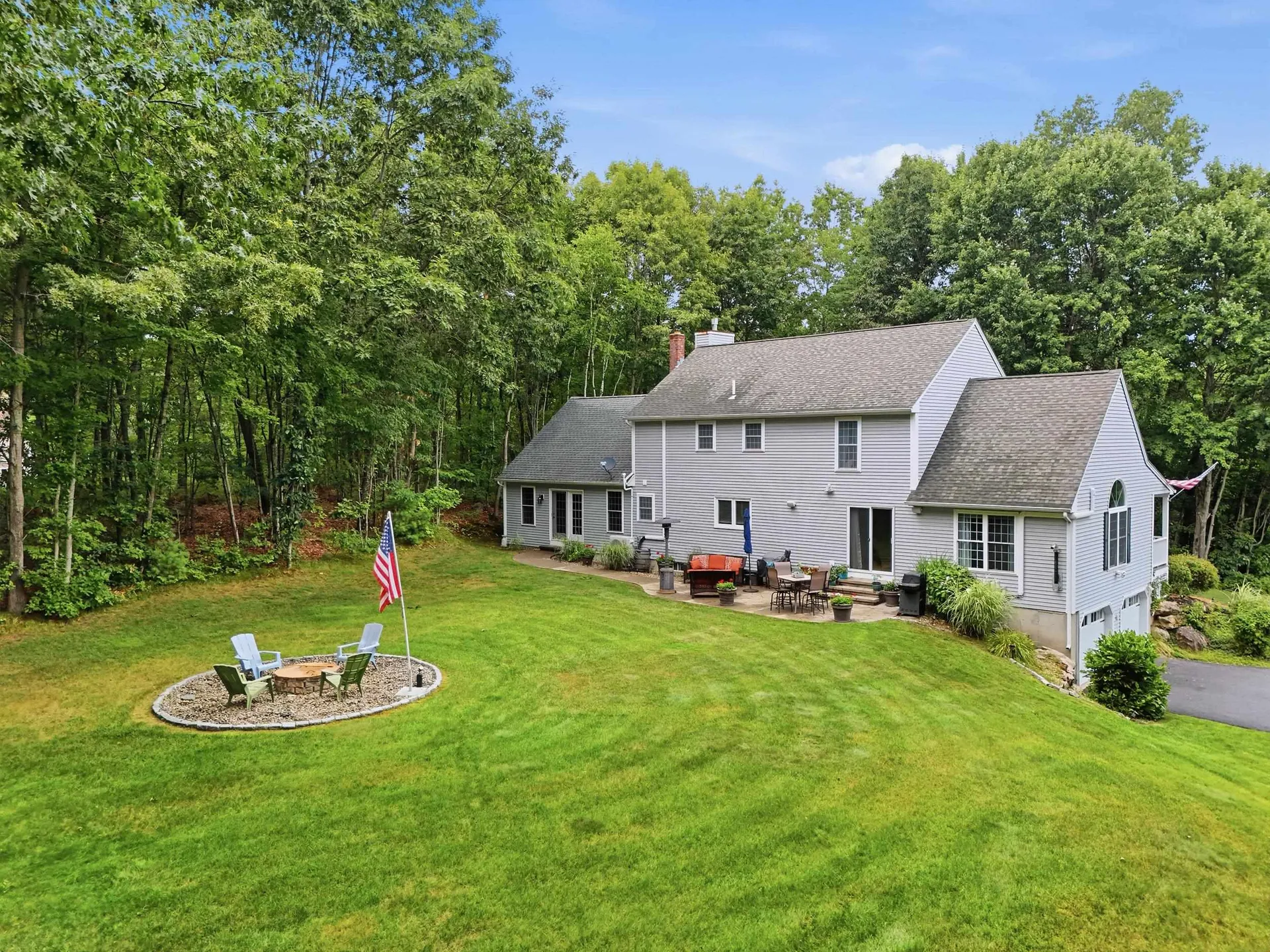 17 Laurel Road Hooksett NH 03106