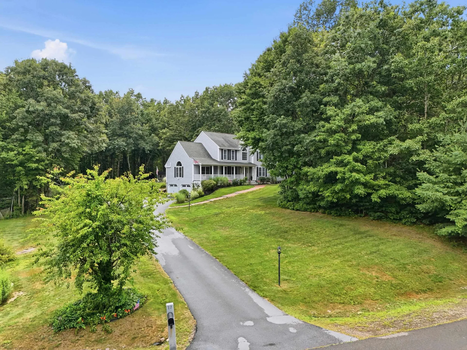 17 Laurel Road Hooksett NH 03106