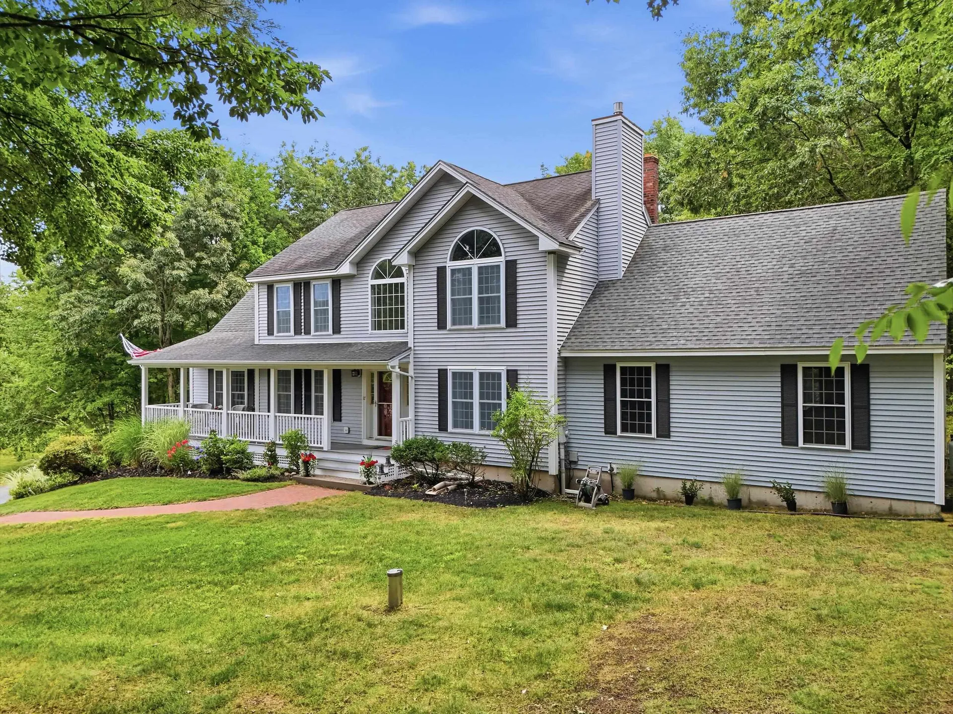 17 Laurel Road Hooksett NH 03106
