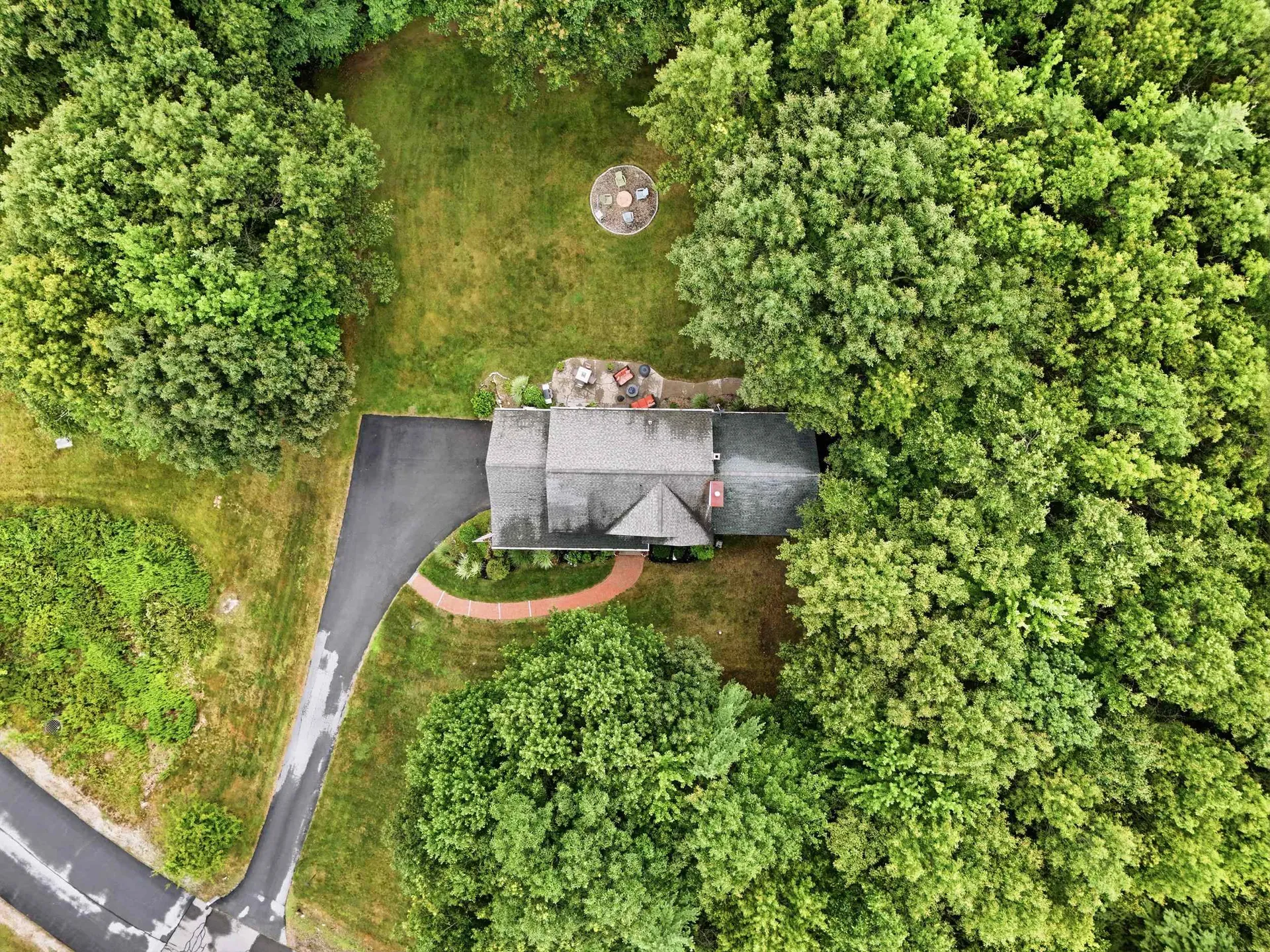 17 Laurel Road Hooksett NH 03106