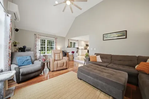 17 Laurel Road Hooksett NH 03106