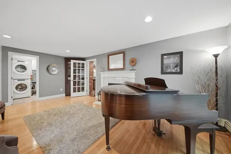 17 Laurel Road Hooksett NH 03106