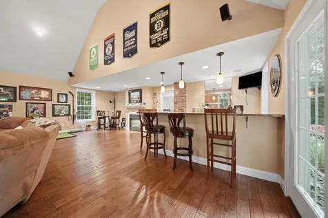 17 Laurel Road Hooksett NH 03106
