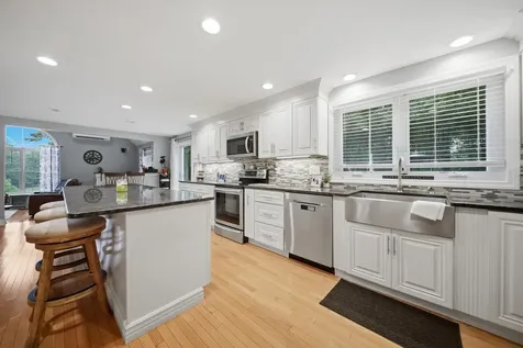 17 Laurel Road Hooksett NH 03106