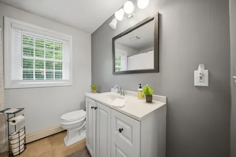 17 Laurel Road Hooksett NH 03106