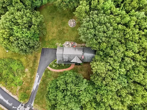 17 Laurel Road Hooksett NH 03106