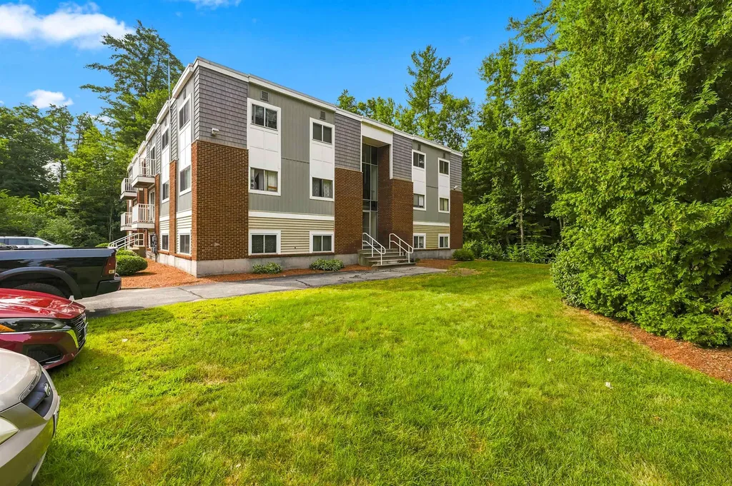101G Capitol Hill Drive Londonderry NH 03053