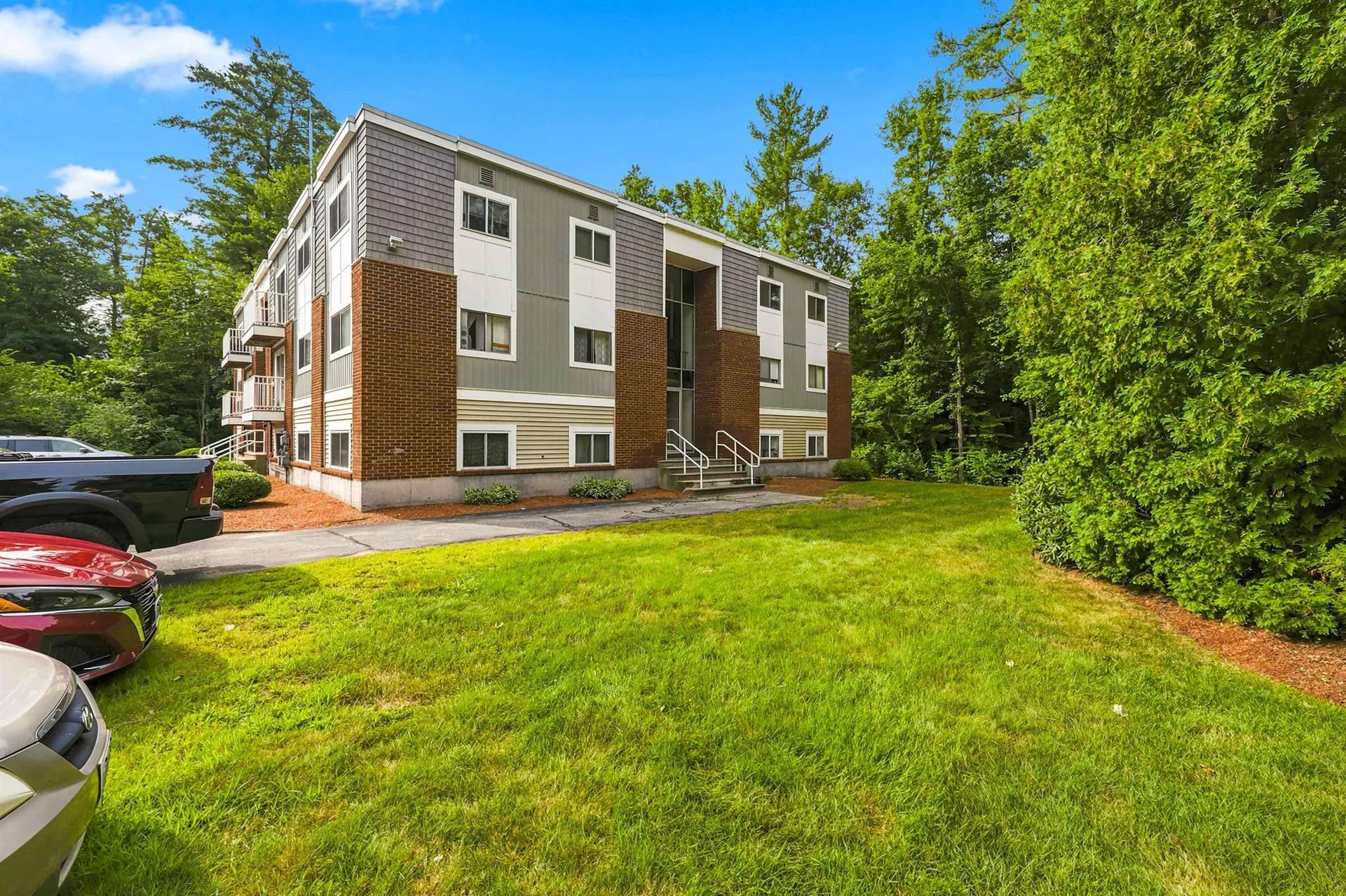 101G Capitol Hill Drive Londonderry NH 03053