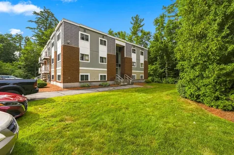 101G Capitol Hill Drive Londonderry NH 03053