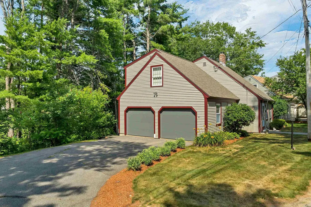 2761 Lake Shore Road Gilford NH 03249