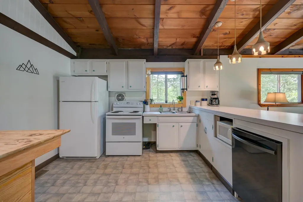 11 Keene Lane Bridgton ME 04009
