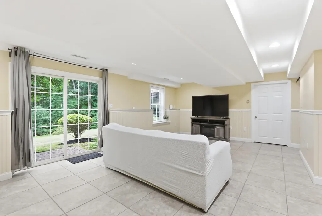 15 Northland Road Windham NH 03087