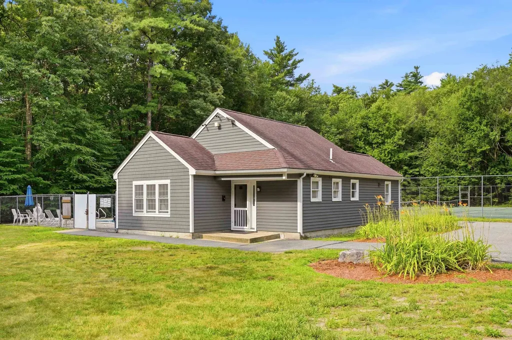 17 Chestnut Circle Merrimack NH 03054