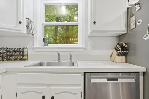 17 Chestnut Circle Merrimack NH 03054