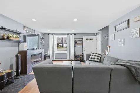17 Chestnut Circle Merrimack NH 03054