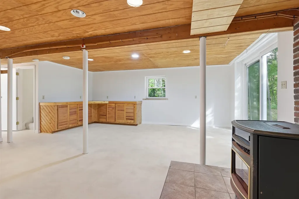 42 Jason Drive Goffstown NH 03045