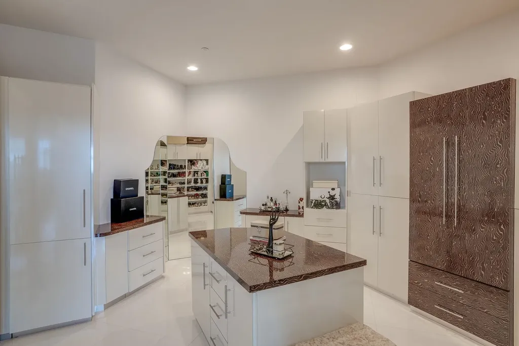 94 Foxberry Drive New Boston NH 03070